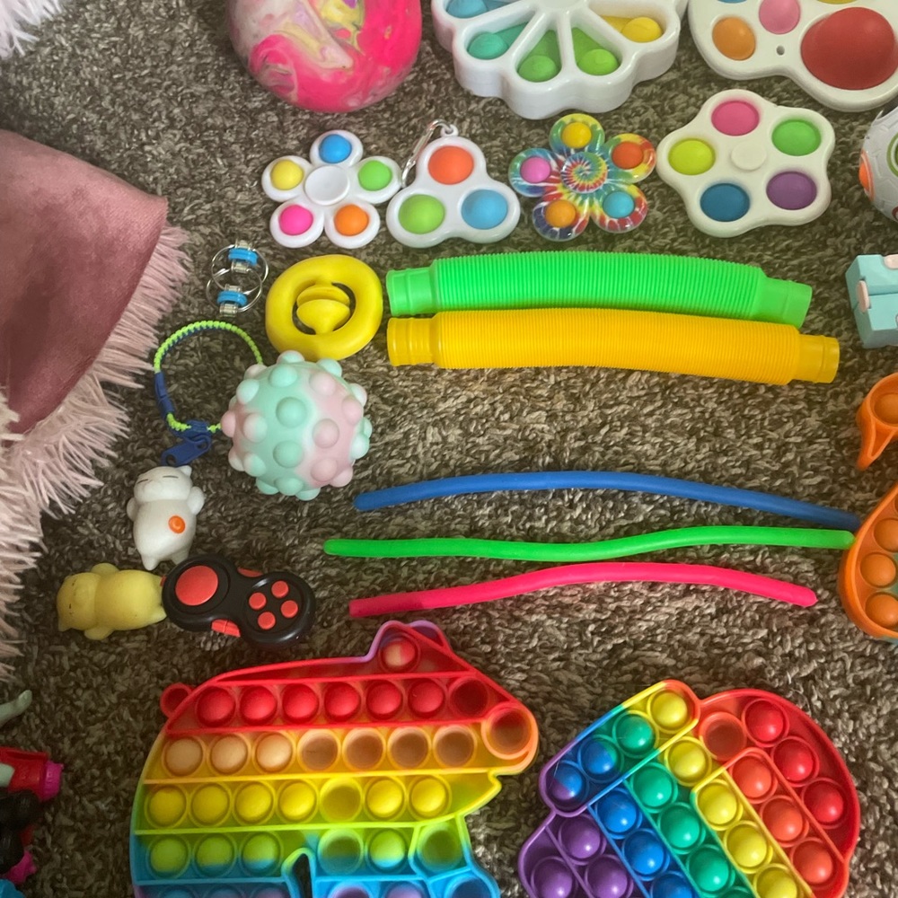 Fidgets - Picture 2 of 6